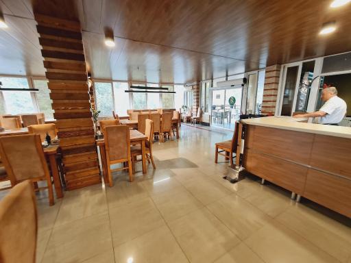 عکس رستوران نگین سبز