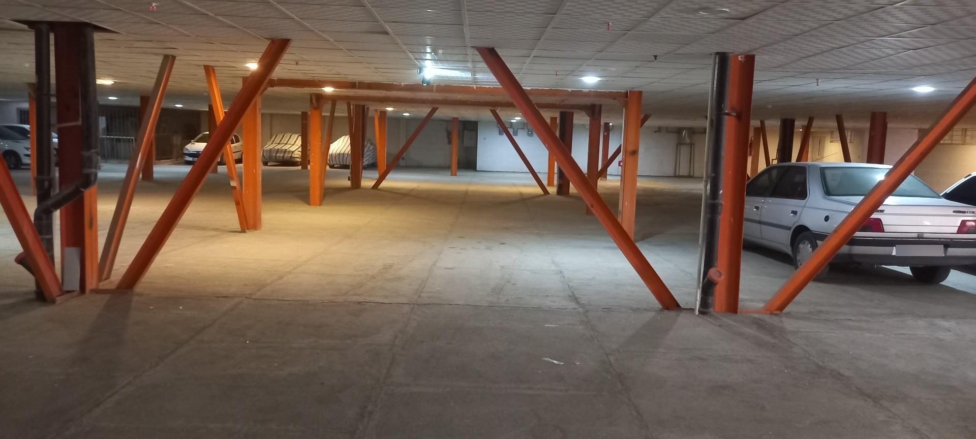 عکس پارکینگ پاندیز
