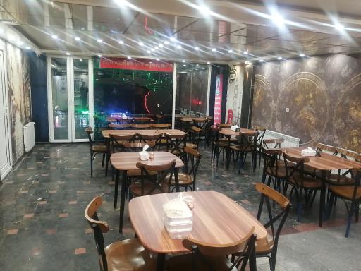 عکس رستوران و تهیه غذای امپراتور