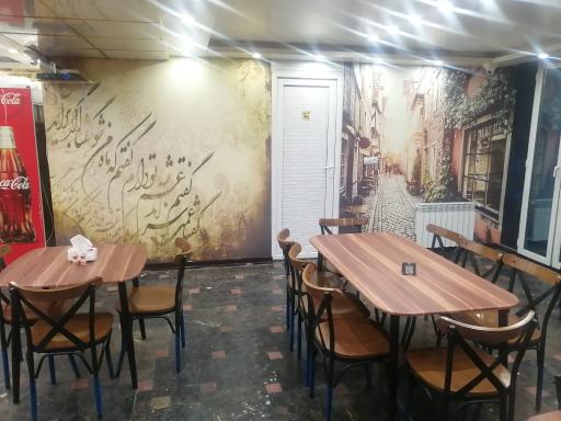 عکس رستوران و تهیه غذای امپراتور