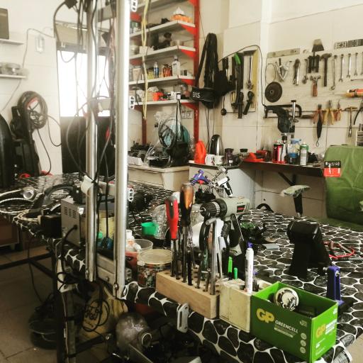 عکس تعمیرات لوازم برقی علی