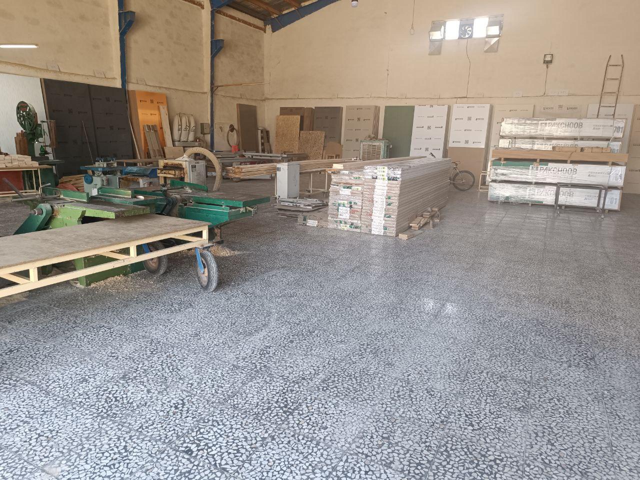 عکس انبار چوب منیری