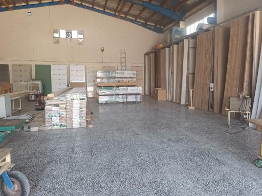 عکس انبار چوب منیری