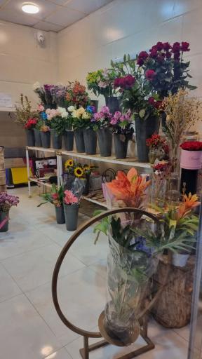 عکس گل فروشی آوین