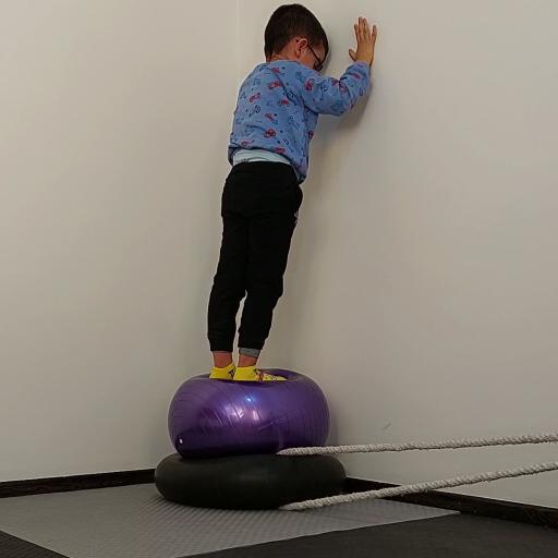 عکس کلینیک کاردرمانی و گفتاردرمانی پژمان دستواره