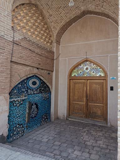 عکس مدرسه حاجی لطفعلی خان