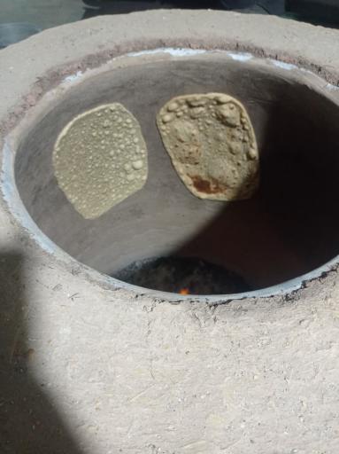 عکس نانوایی سنتی اقای داوری