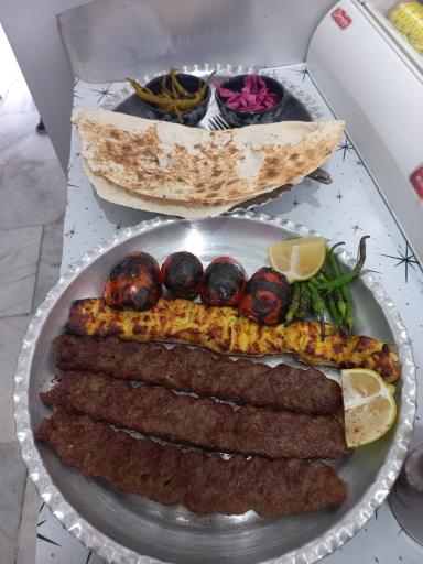 عکس رستوران نان داغ و کباب داغ عمو هاشم