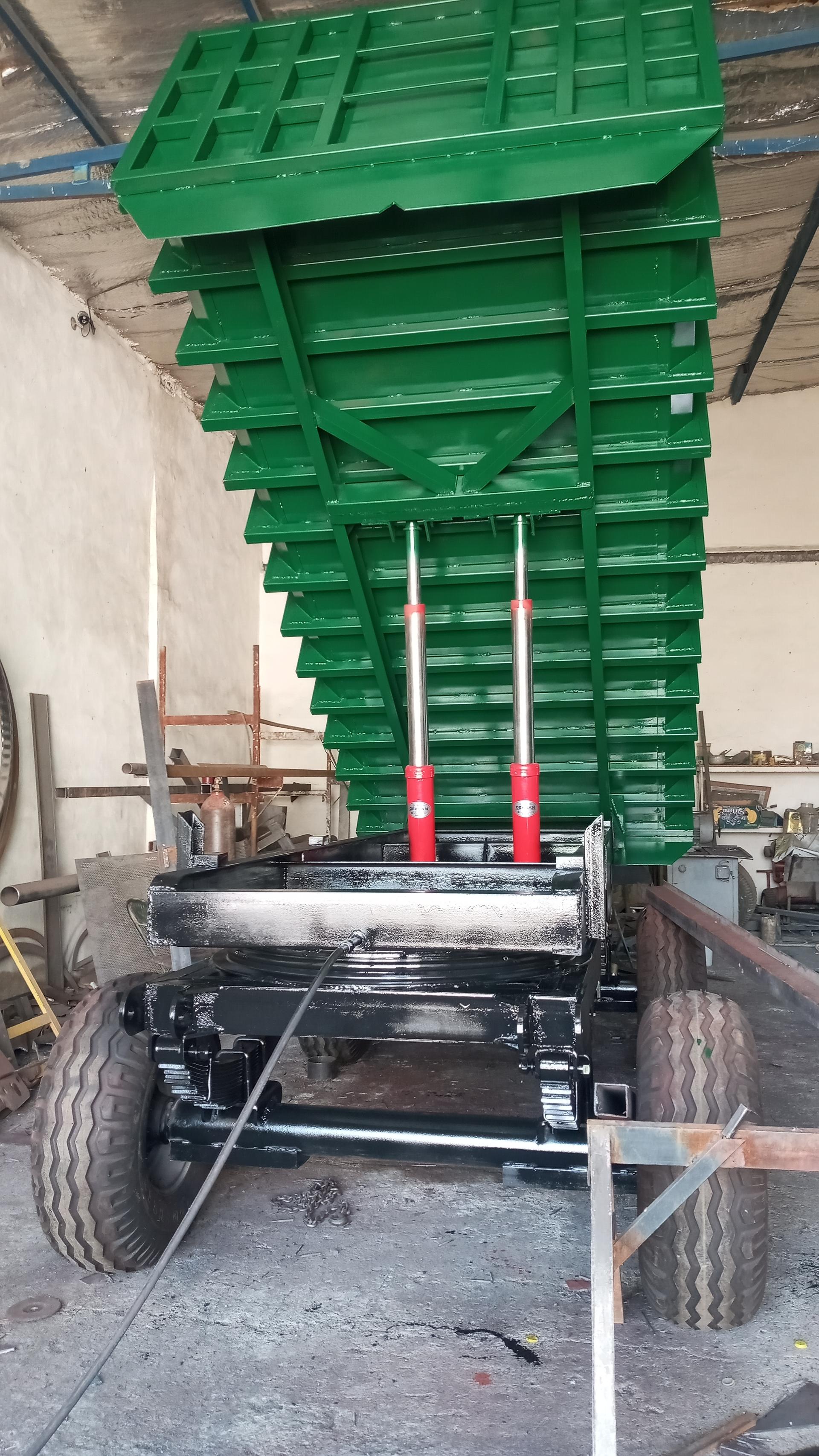 عکس تراکتور سازی