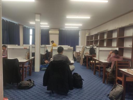 عکس کتابخانه عمومی مسجد امام حسین (ع)