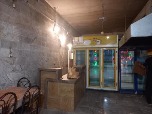 عکس آشپزخانه و کرایه چی حاج حسن فروتن