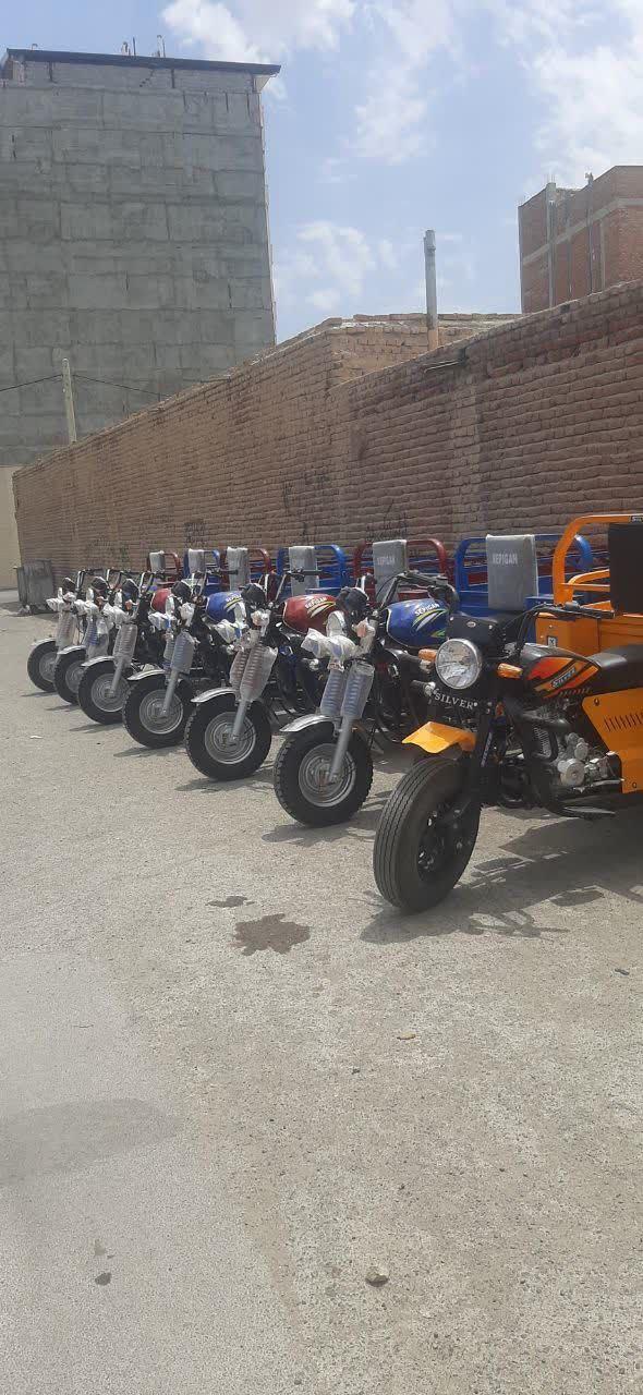 عکس نمایشگاه سه چرخ باری نجاری