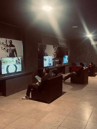 عکس کافه بازی مکعب