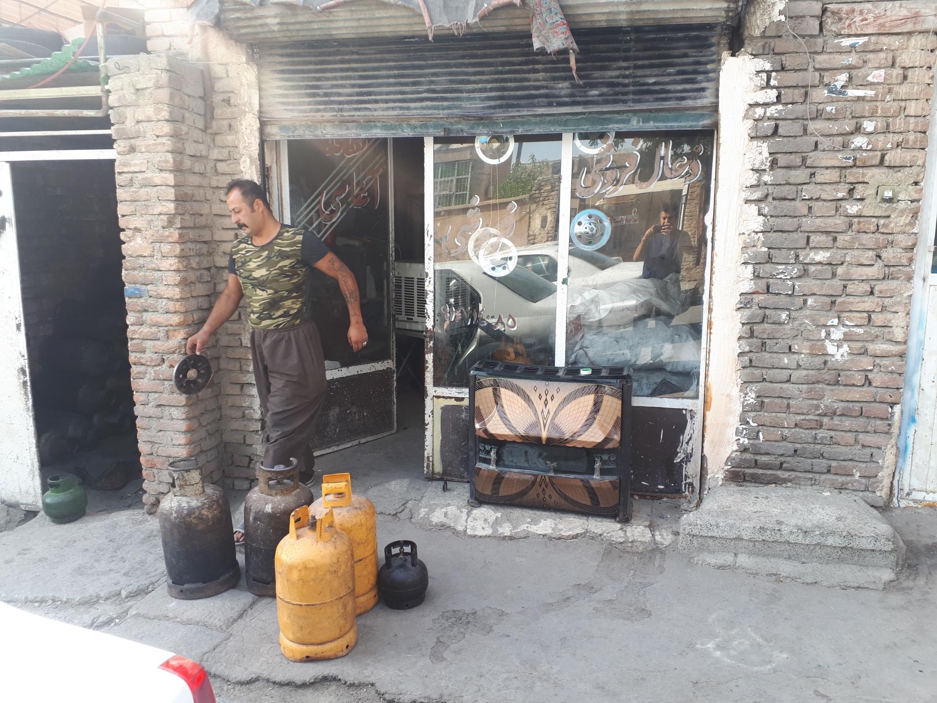 عکس پیک نیک و گاز پر کنی