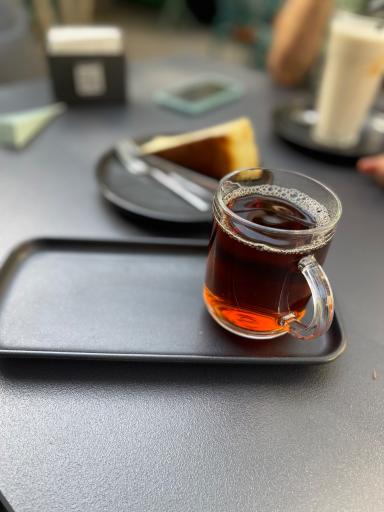 عکس کافه و خانه کتاب اُرسا
