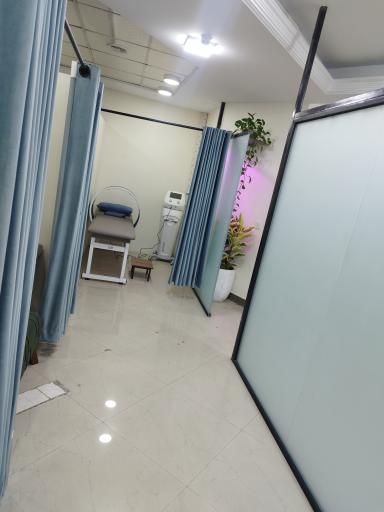 عکس کلینیک فیزیوتراپی دکتر شوان