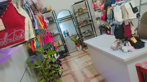 عکس فروشگاه آترا