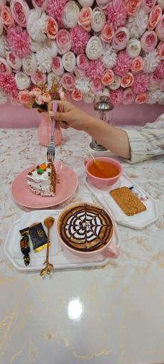 عکس کافه صورتی