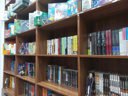 عکس کتاب فروشی هایکو 