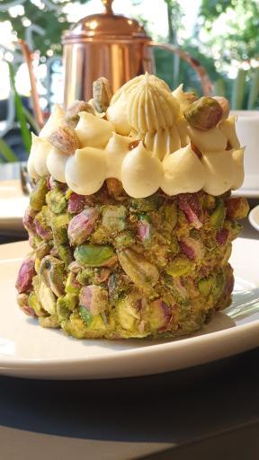 عکس کافه شیرینی فم‌ شیک