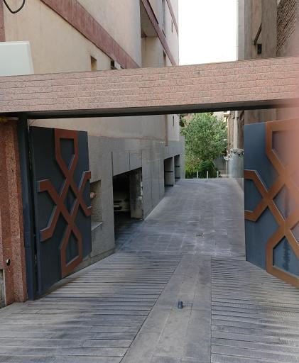 عکس برج مسکونی تاج