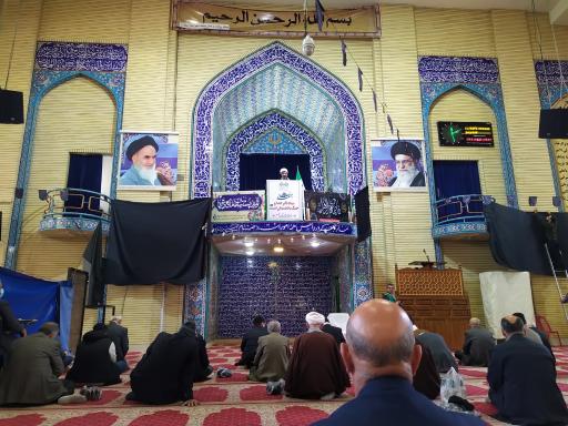 عکس مصلی نماز جمعه