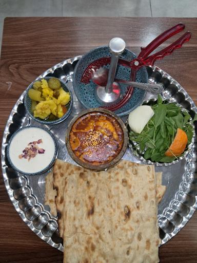 عکس صبحانه و دیزی سرای بختیاری