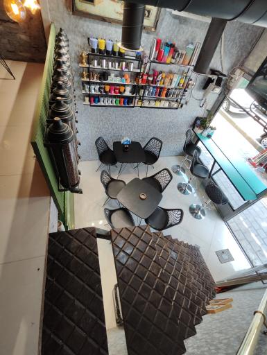 عکس کافه میرزا