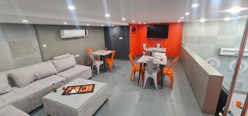 عکس رستوران قلب سفید