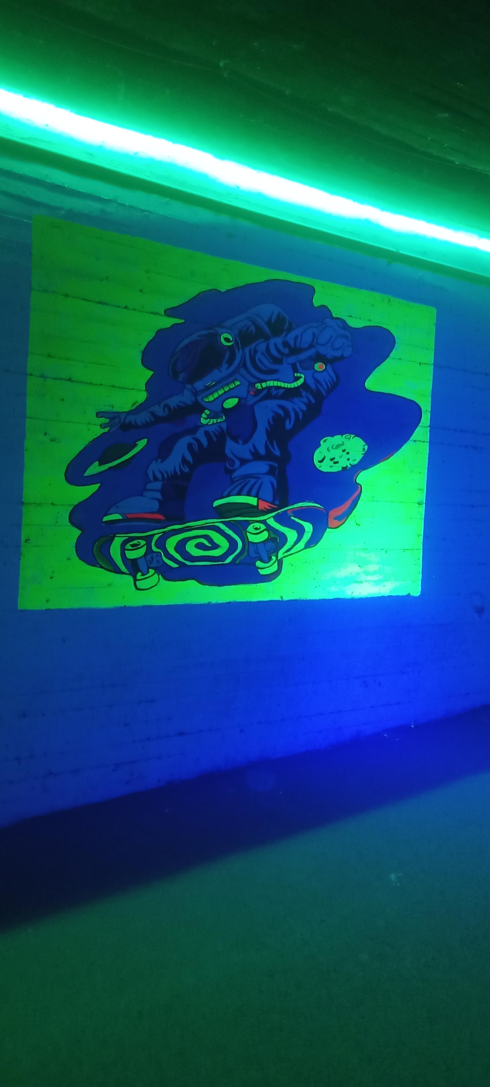 عکس راه‌روی گرافیتی (درب پیست پارک)