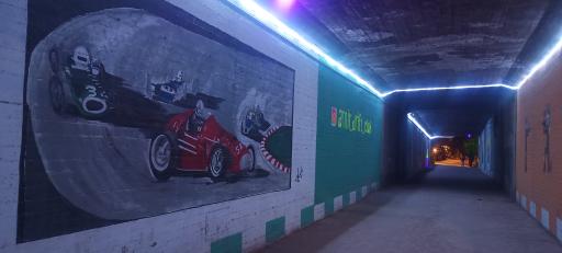 عکس راه‌روی گرافیتی (درب پیست پارک)