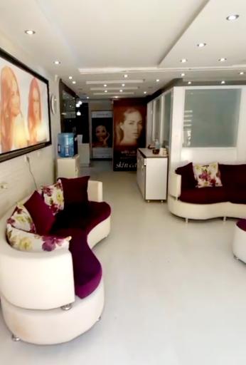 عکس دکترعالیه عابدینی(پوست.مو)