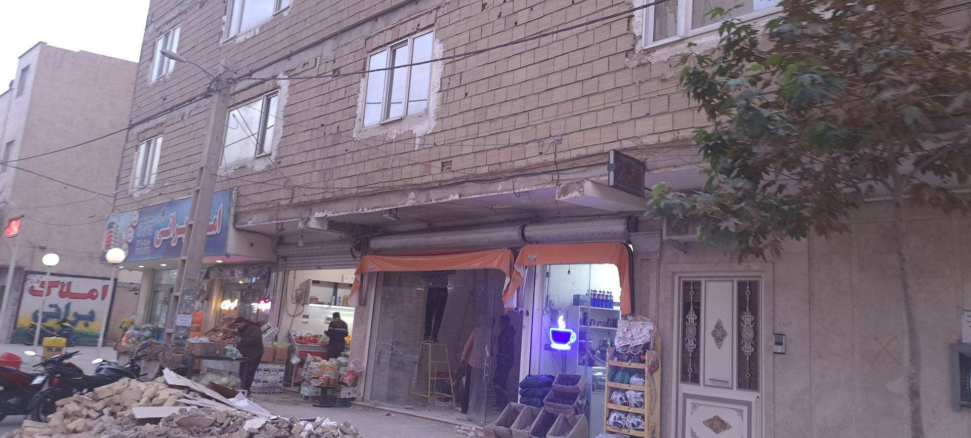 عکس فروشگاه‌ دخانیات