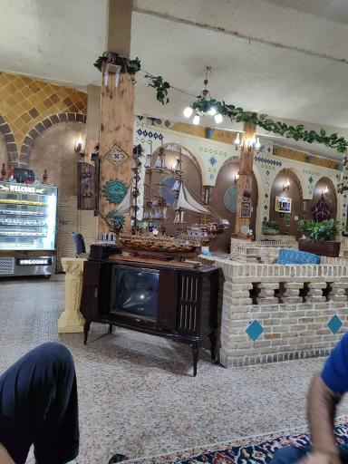 عکس رستوران مه تاج