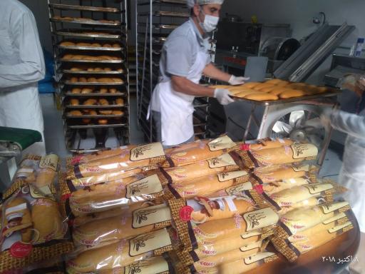 عکس مجتمع تولیدی عطر نان حجیم