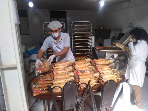 عکس مجتمع تولیدی عطر نان حجیم