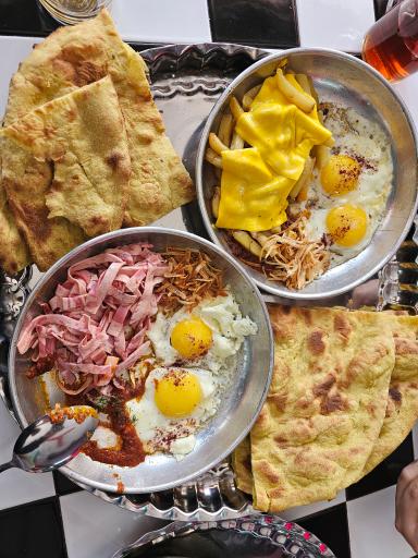 عکس کارخونه املت سازی