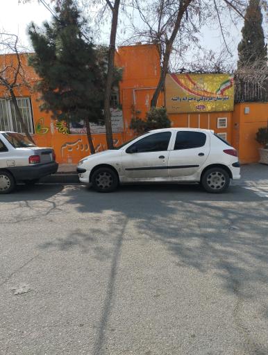 عکس دبیرستان غیردولتی دوره اول دخترانه واله