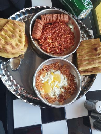 عکس کارخونه املت سازی