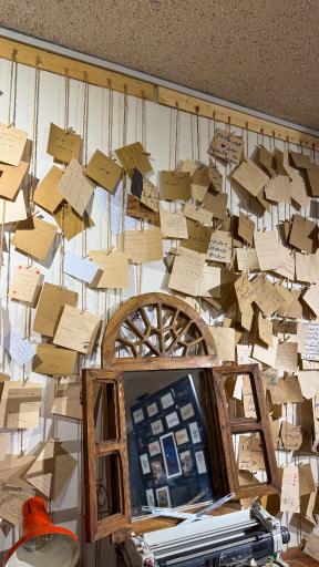 عکس کافه کتاب محاکا