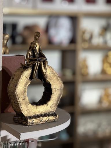 عکس کافه کتاب محاکا