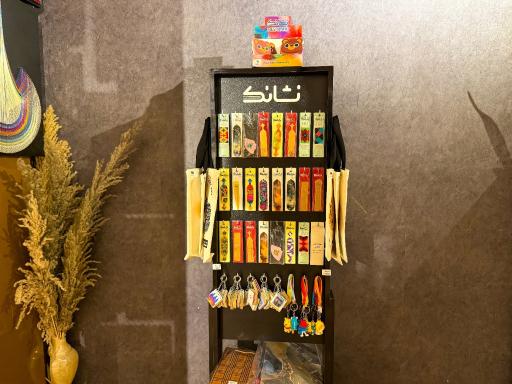 عکس کافه کتاب محاکا