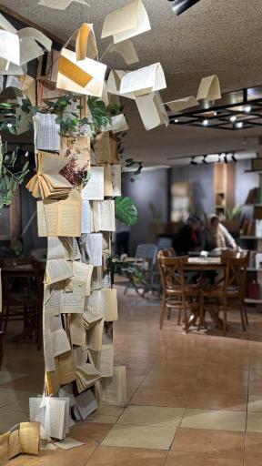 عکس کافه کتاب محاکا