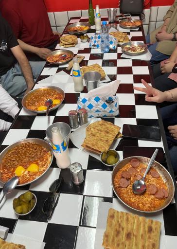 عکس کارخونه املت سازی