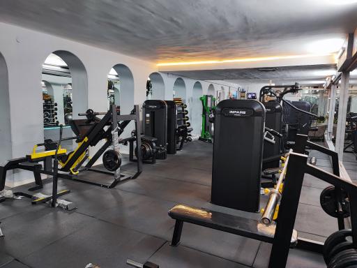 عکس باشگاه بدنسازی دنیای قدرت