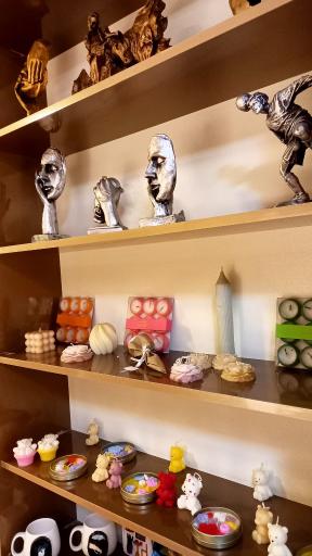 عکس کافه کتاب محاکا