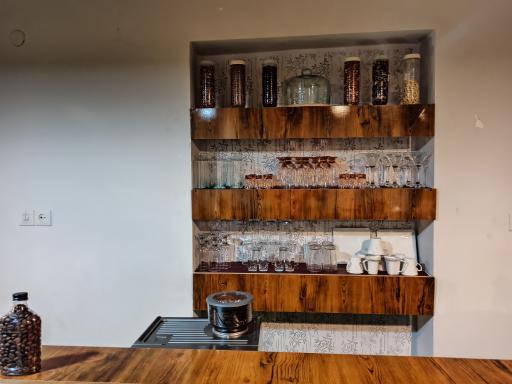 عکس کافه پولونیا