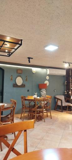 عکس کافه کتاب محاکا