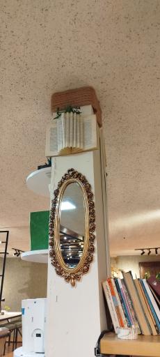 عکس کافه کتاب محاکا