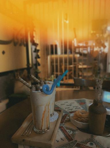 عکس کافه کتاب محاکا